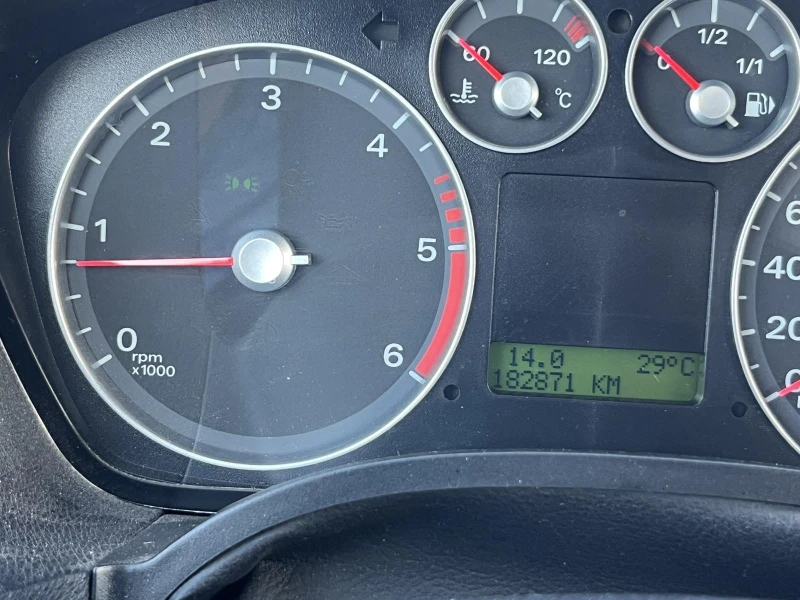 Ford C-max 1.6TDCI 90кс КЛИМАТИК, снимка 13 - Автомобили и джипове - 51196570