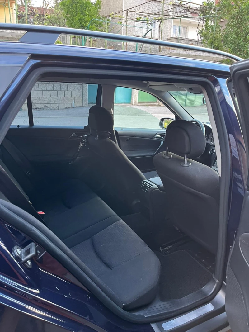 Mercedes-Benz C 180 компресор, снимка 3 - Автомобили и джипове - 52394819