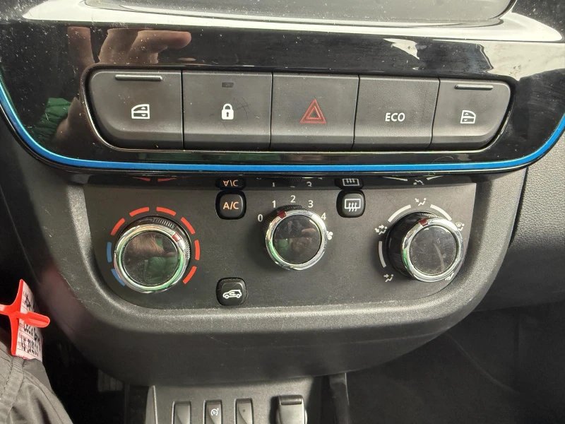 Dacia Spring CCS/NAVI/KAMEРA/ПАРКТРОНИК/SWISS!, снимка 12 - Автомобили и джипове - 52999739