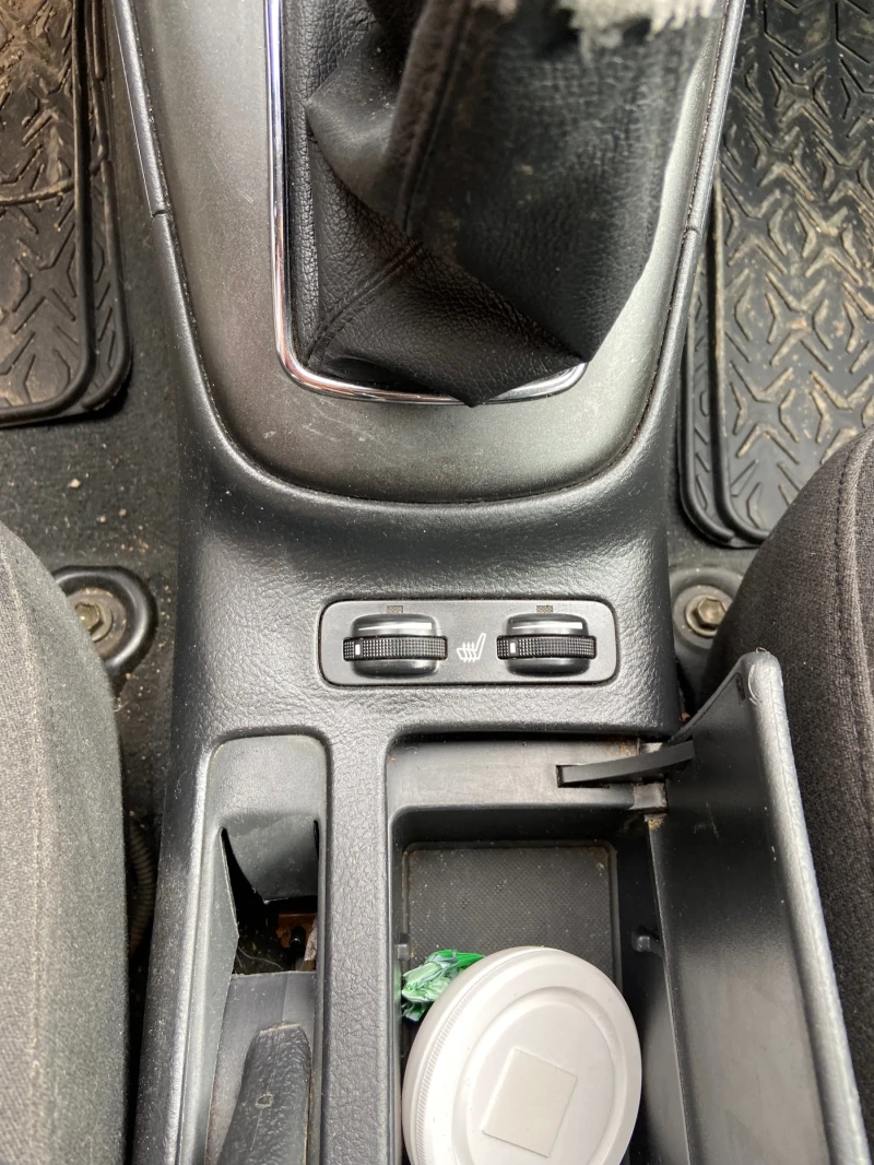 Toyota Avensis, снимка 12 - Автомобили и джипове - 53171354