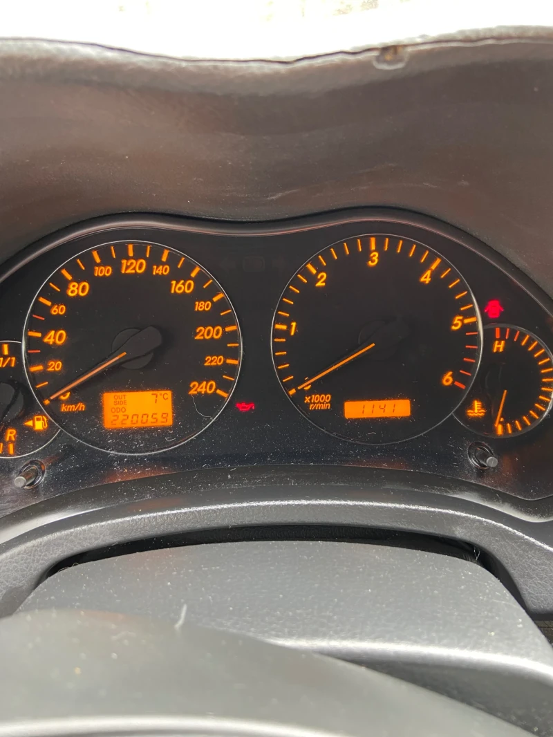 Toyota Avensis, снимка 3 - Автомобили и джипове - 53171354