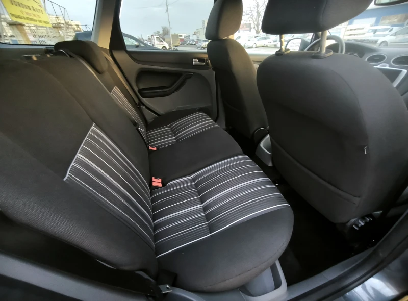 Ford Focus 1.6i - FACELIFT, снимка 13 - Автомобили и джипове - 53298940