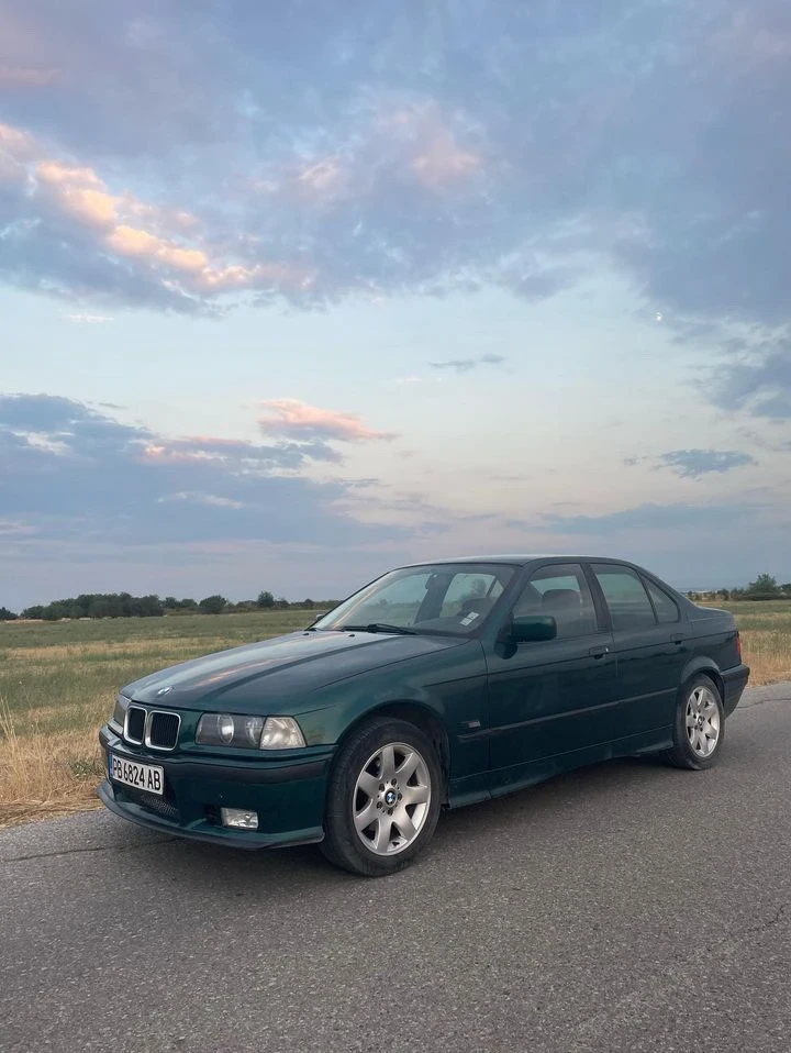 BMW 318, снимка 9 - Автомобили и джипове - 44686603