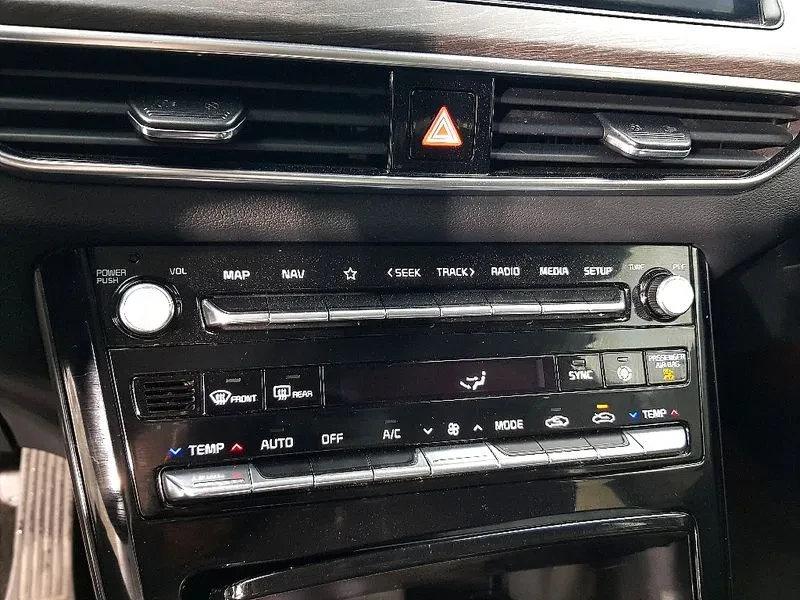 Kia K7 Premier 2.2 Diesel Prestige, снимка 11 - Автомобили и джипове - 55046498