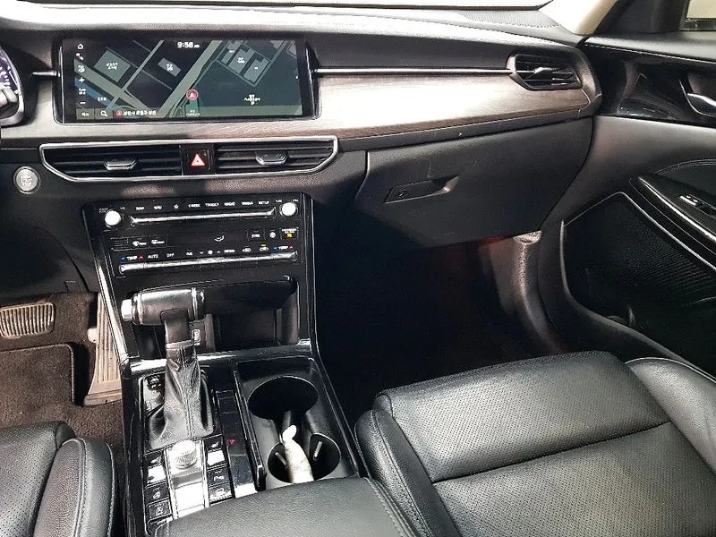 Kia K7 Premier 2.2 Diesel Prestige, снимка 10 - Автомобили и джипове - 55046498