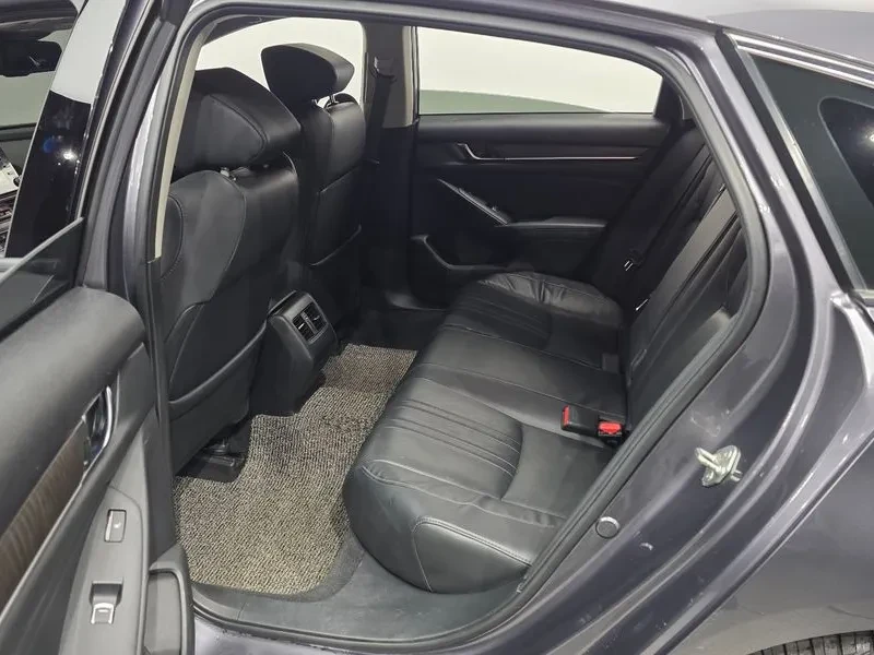 Honda Accord 2.0 Hybrid Ex-L, снимка 11 - Автомобили и джипове - 56159848