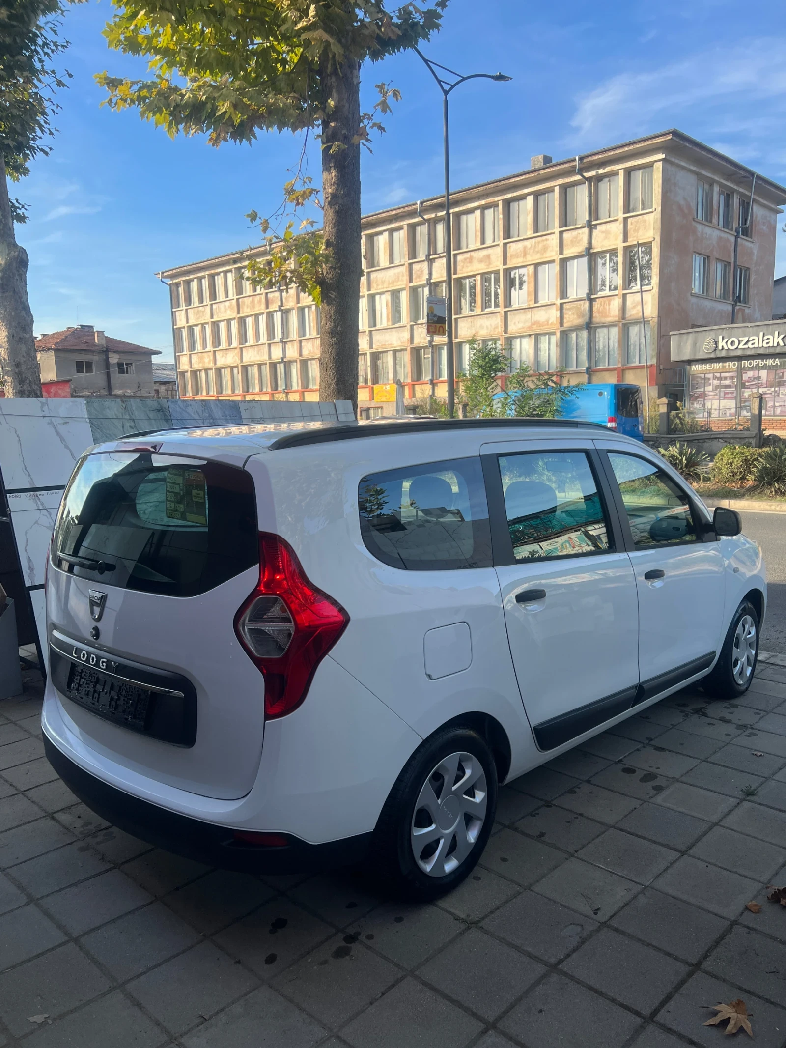 Dacia Lodgy 1.6 105 k.c ≫ 2019 • 17 000 лв. • ID: 20369137 | Auto.bg