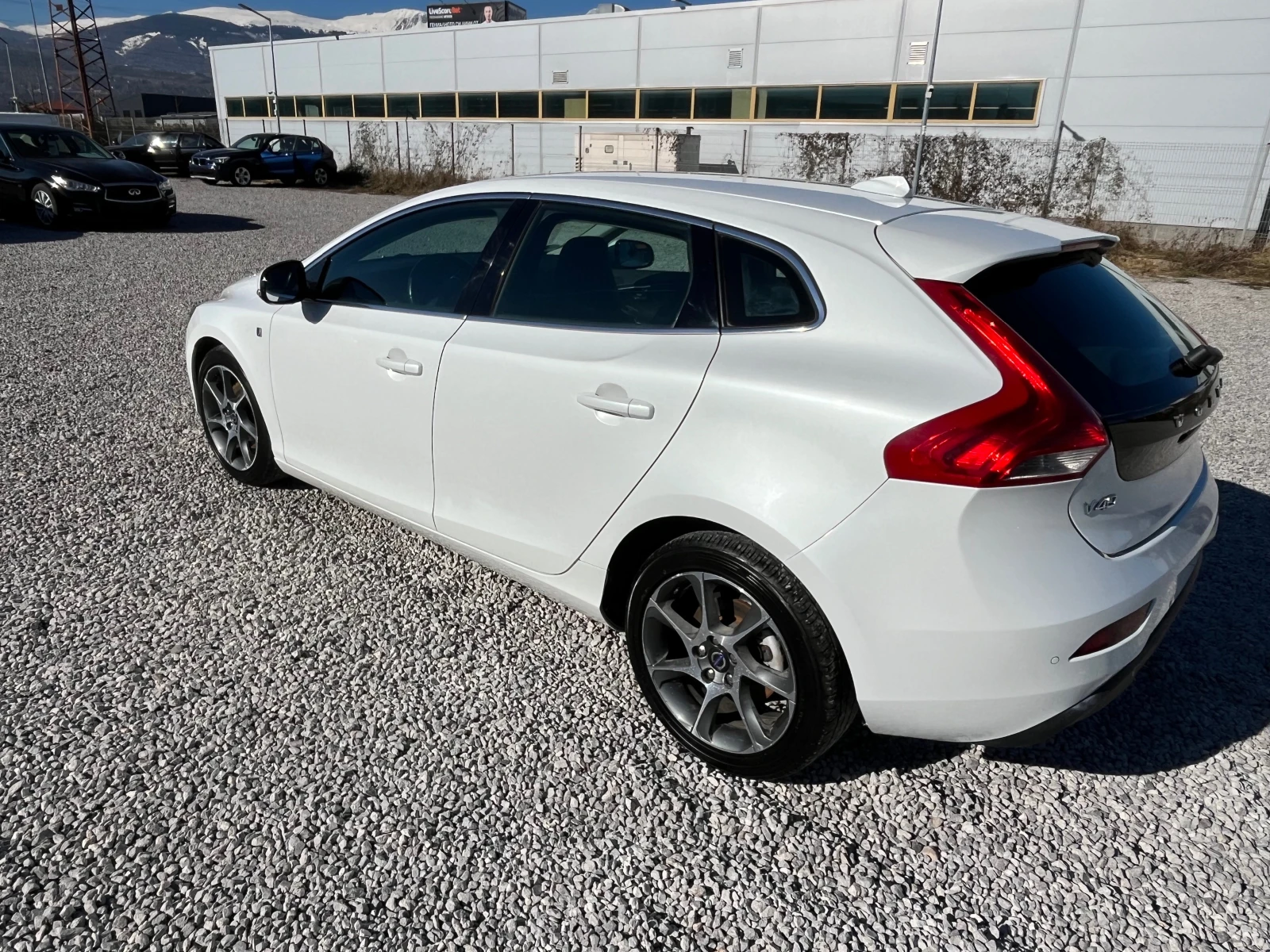 Volvo V40 1.6D-114k.c OCEAN RACE - изображение 4