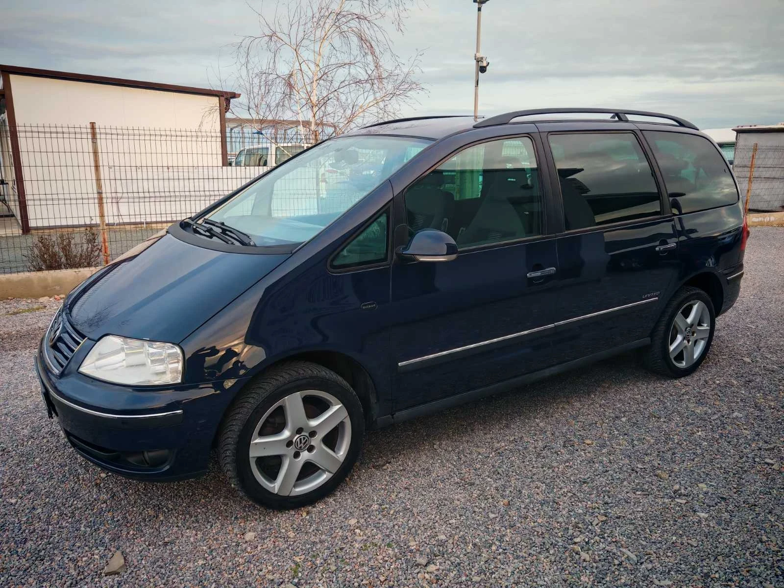 VW Sharan КАТО НОВ, снимка 7 - Автомобили и джипове - 52170187