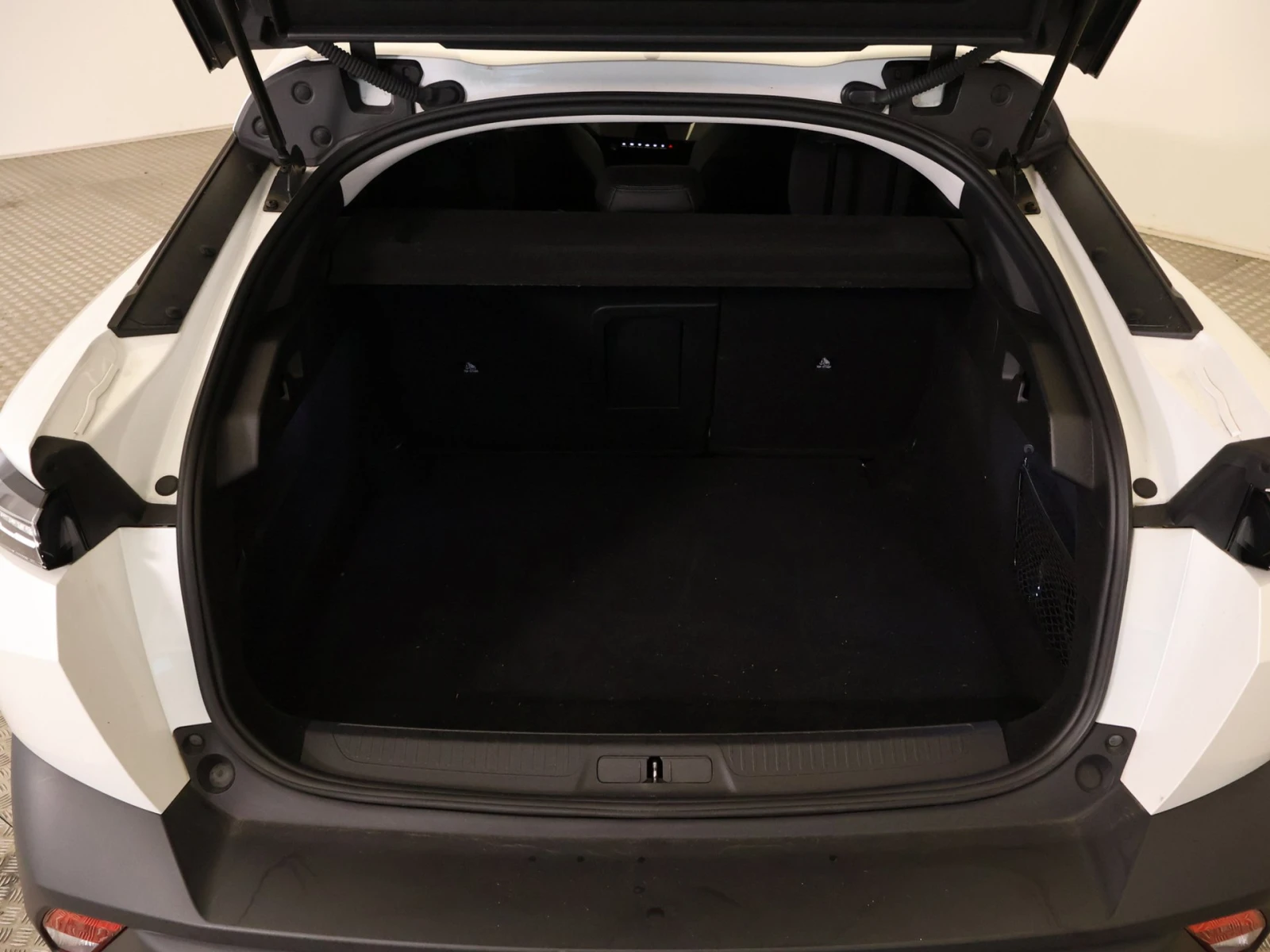 Peugeot 408 1.2i Allure Pack, снимка 14 - Автомобили и джипове - 53952786