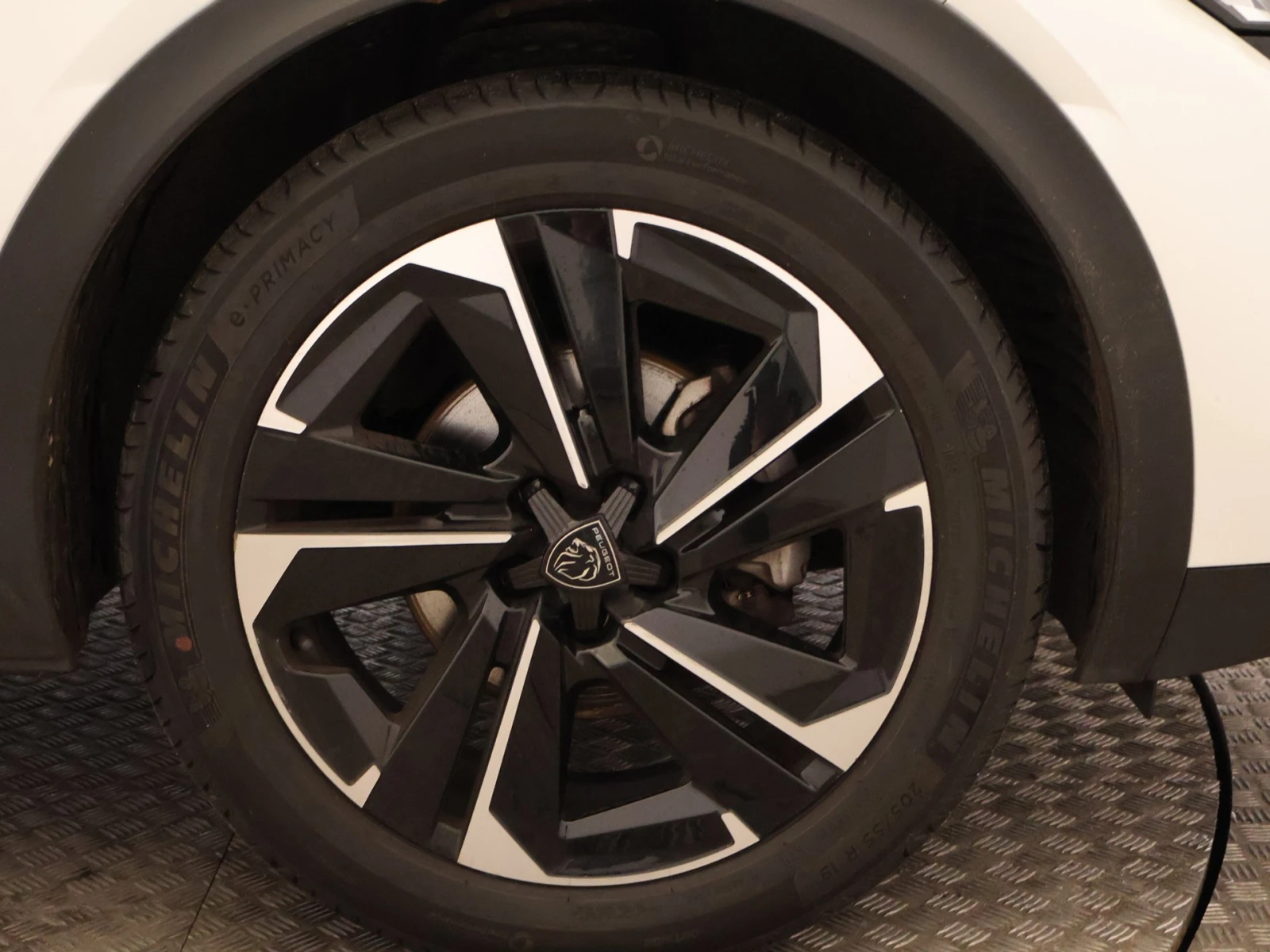 Peugeot 408 1.2i Allure Pack, снимка 13 - Автомобили и джипове - 53952786