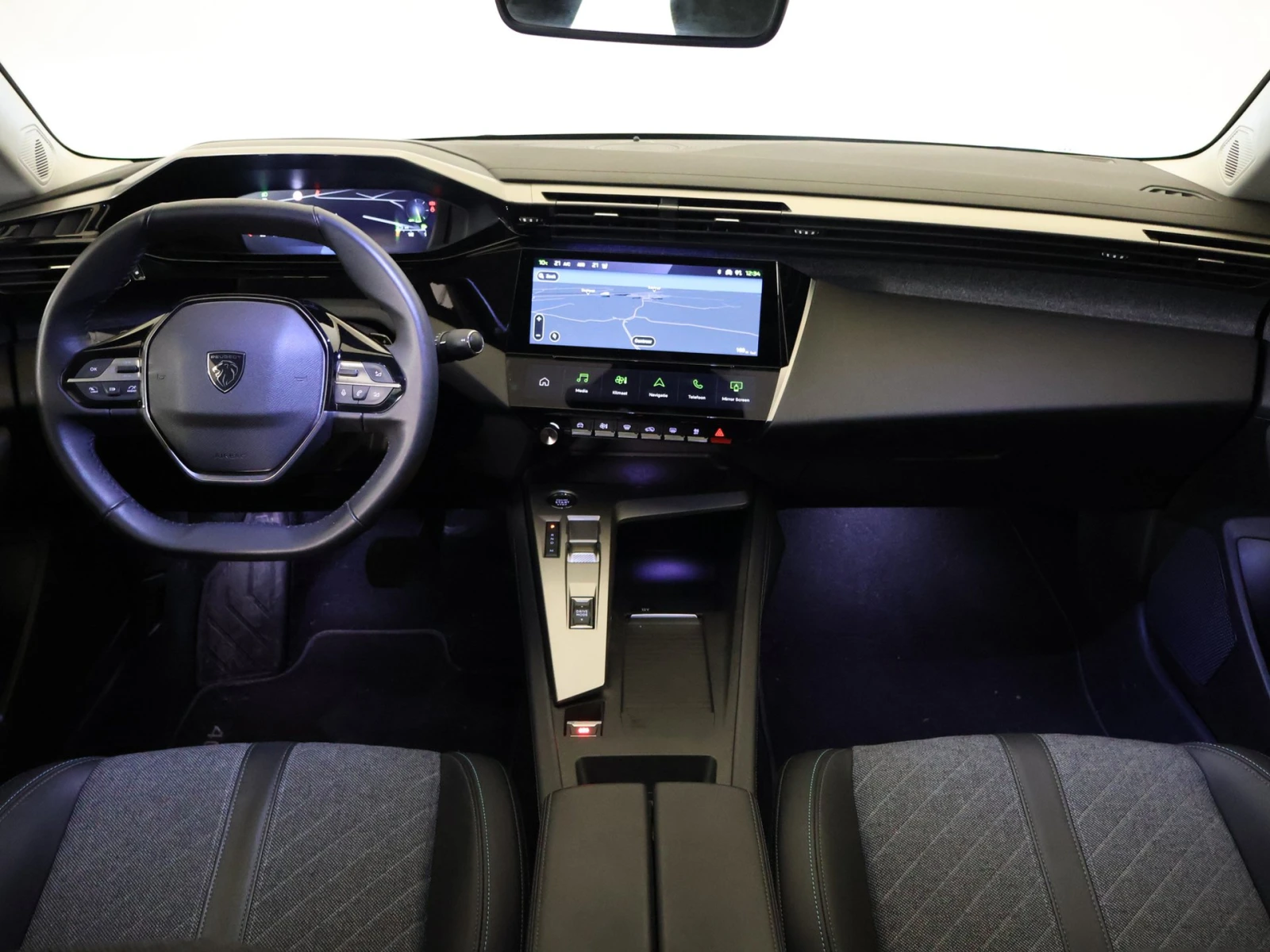 Peugeot 408 1.2i Allure Pack, снимка 15 - Автомобили и джипове - 53952786