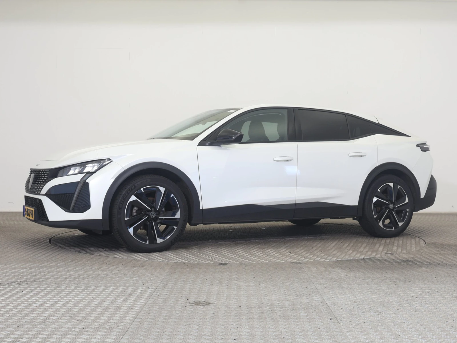 Peugeot 408 1.2i Allure Pack, снимка 7 - Автомобили и джипове - 53952786