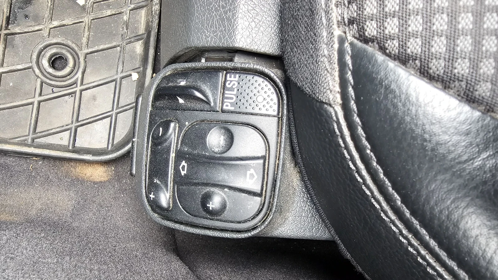 Mercedes-Benz E 320, снимка 7 - Автомобили и джипове - 53980970