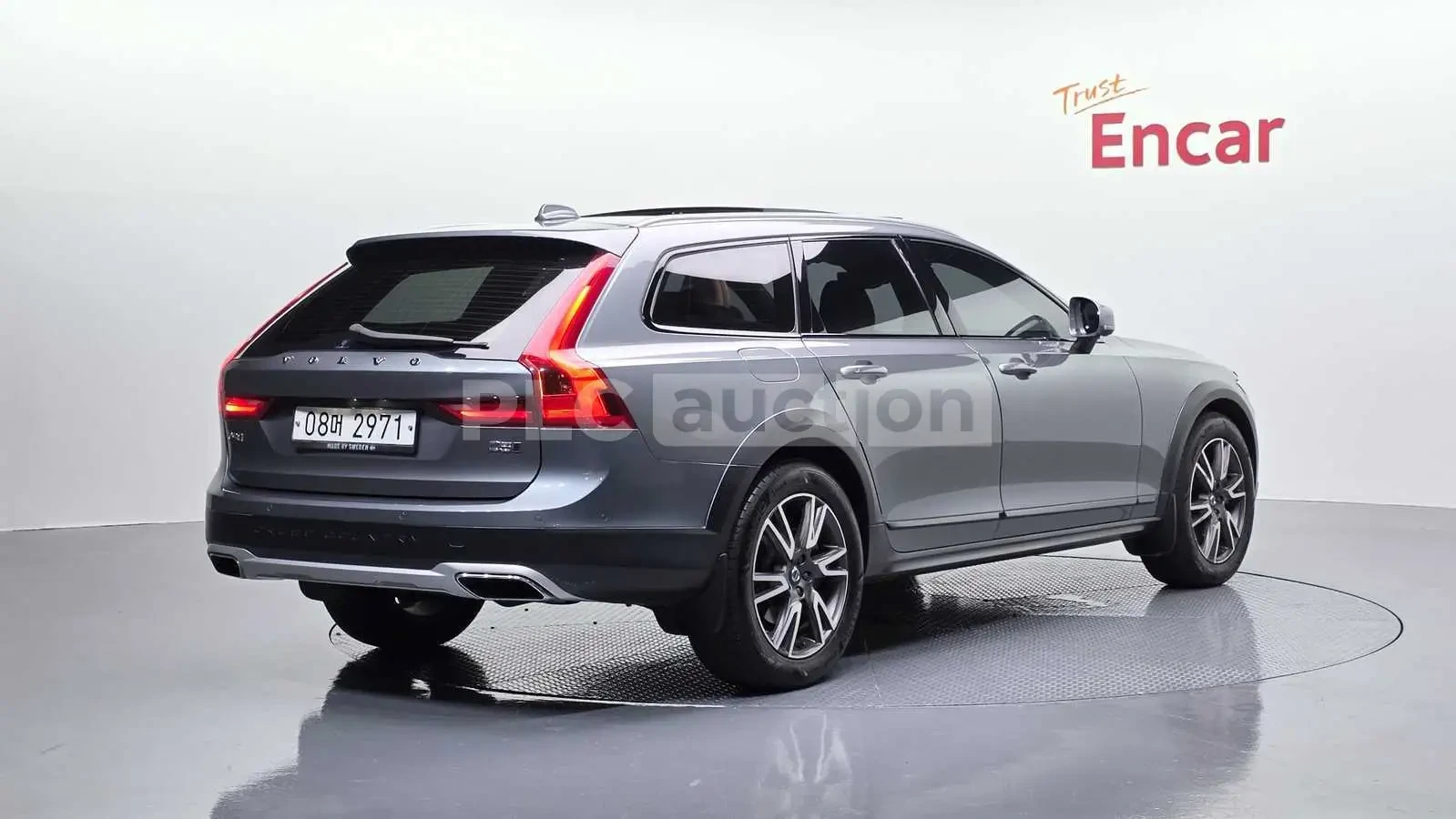 Volvo V90 D5 AWD| B&W| DISTTRONIC| 360| ВКЛ.ТЕХНОТЕСТ, снимка 3 - Автомобили и джипове - 54788017