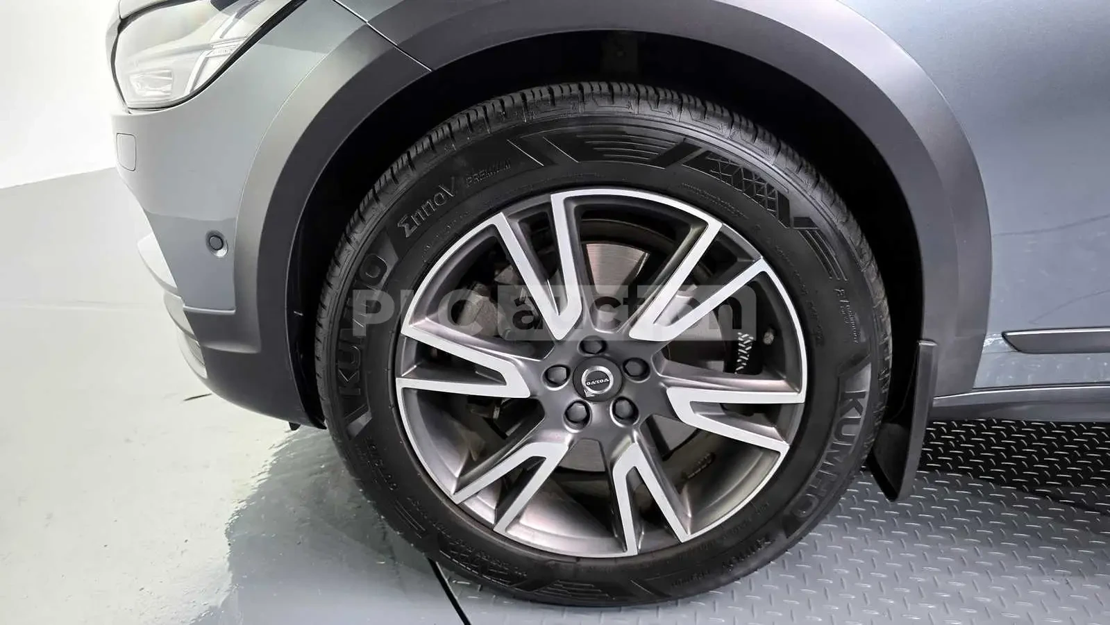 Volvo V90 D5 AWD| B&W| DISTTRONIC| 360| ВКЛ.ТЕХНОТЕСТ, снимка 15 - Автомобили и джипове - 54788017