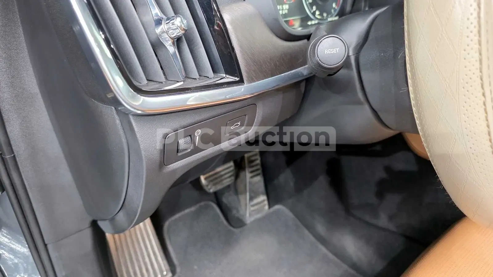 Volvo V90 D5 AWD| B&W| DISTTRONIC| 360| ВКЛ.ТЕХНОТЕСТ, снимка 12 - Автомобили и джипове - 54788017