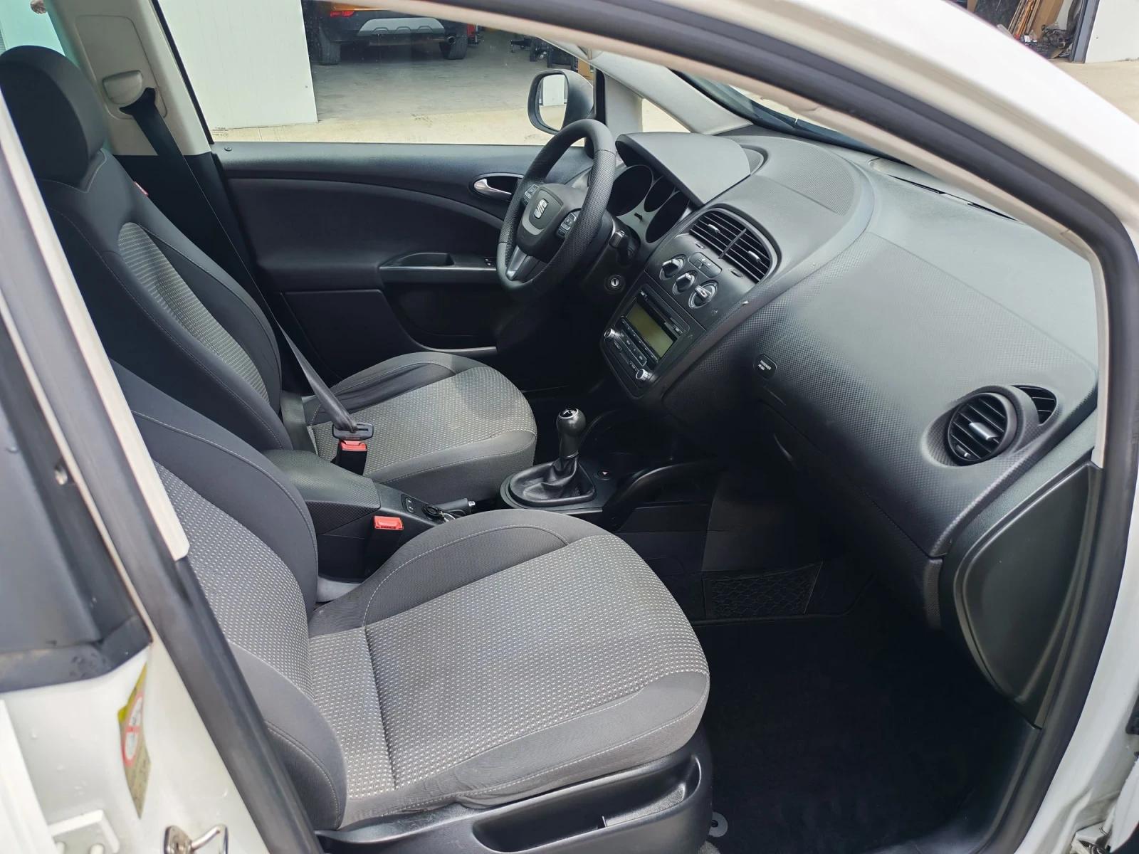 Seat Altea 1.6  Климатик, снимка 13 - Автомобили и джипове - 54800050