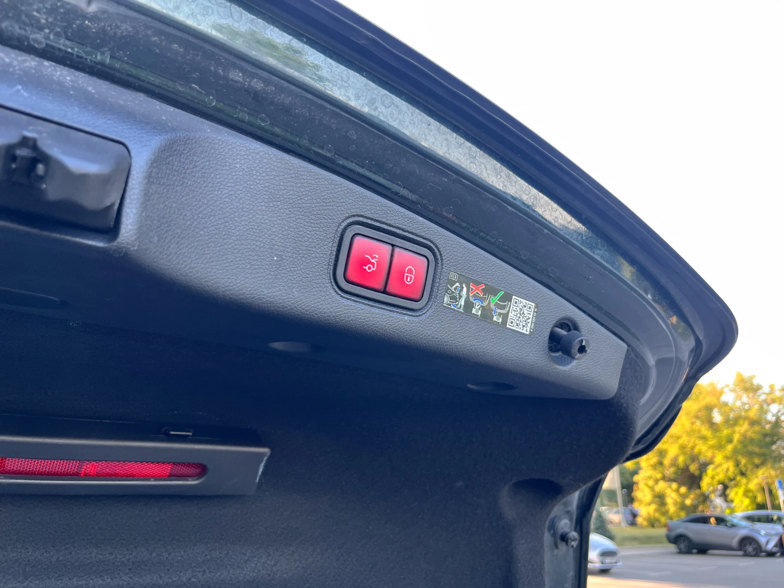 Mercedes-Benz E 400 4MATIC , BURMASTER, 360 гр., ПАНО, МЕМОРИ , AMG..., снимка 6 - Автомобили и джипове - 55383839