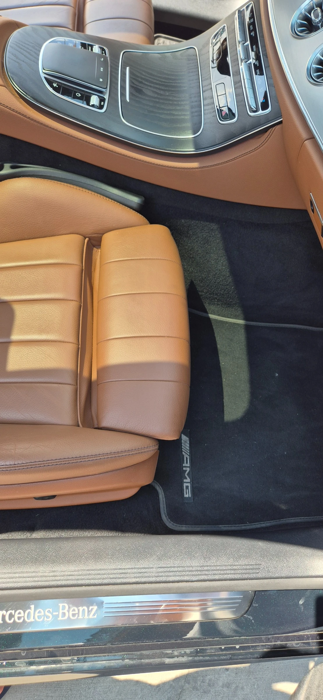 Mercedes-Benz E 400 4MATIC , BURMASTER, 360 гр., ПАНО, МЕМОРИ , AMG..., снимка 10 - Автомобили и джипове - 55383839