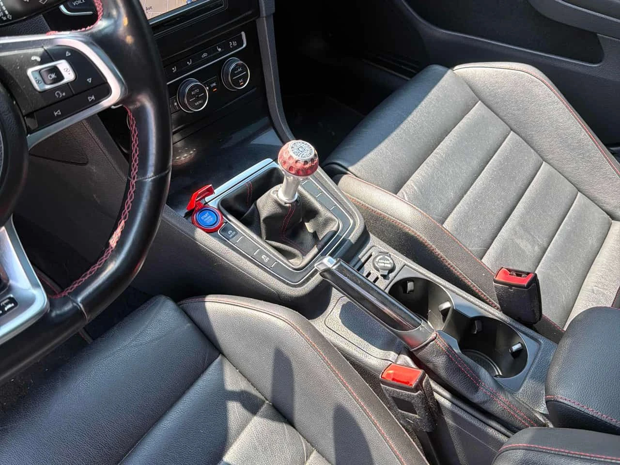 VW Golf * AUTOBAHN * CARFAX * Ръчни скорости * , снимка 14 - Автомобили и джипове - 55444580