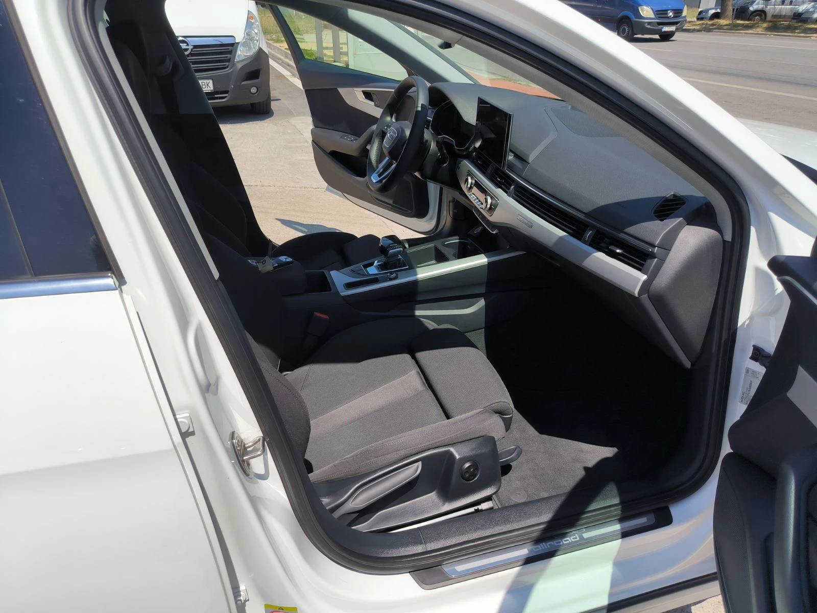 Audi A4 Allroad 2.0d-Hybrid-Navi-Kamera-Automat-Euro-6D, снимка 17 - Автомобили и джипове - 55528642