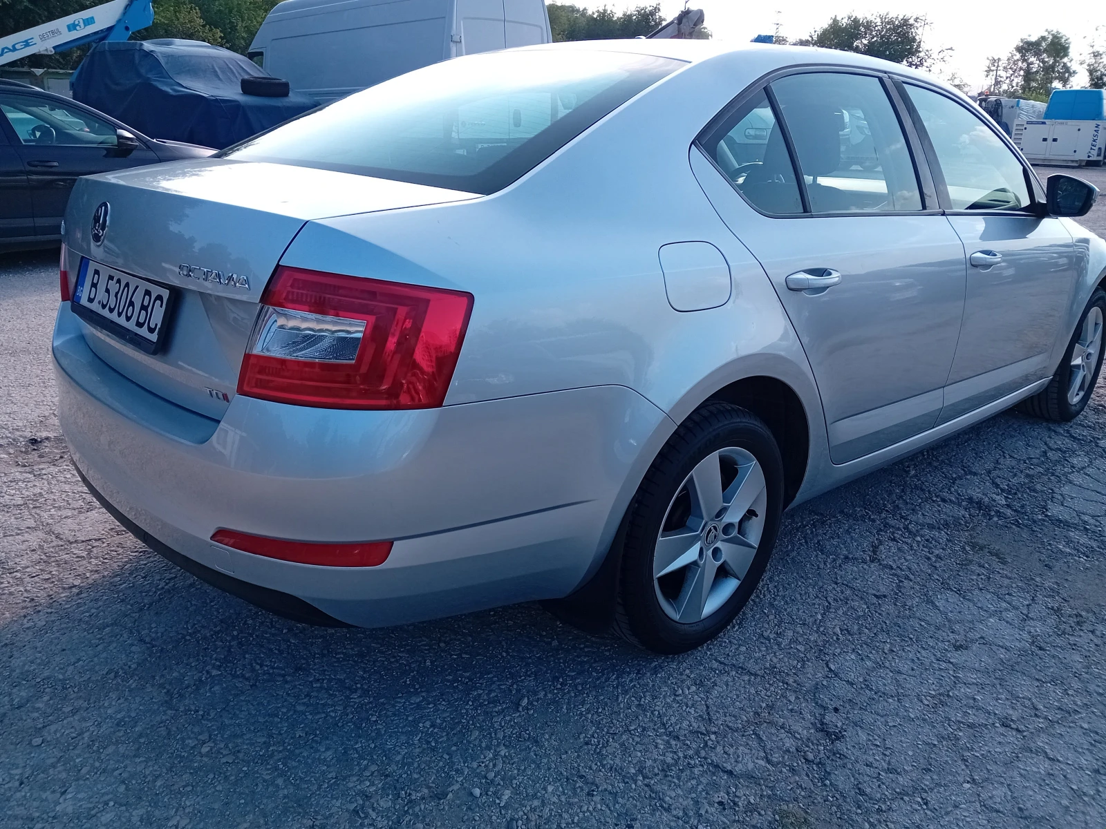 Skoda Octavia, снимка 4 - Автомобили и джипове - 56410309