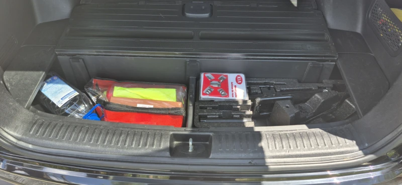 Kia Sorento 2.0T 4х4, снимка 12 - Автомобили и джипове - 52240979