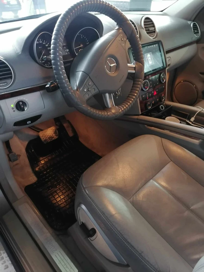 Mercedes-Benz GL 320, снимка 8 - Автомобили и джипове - 52516387