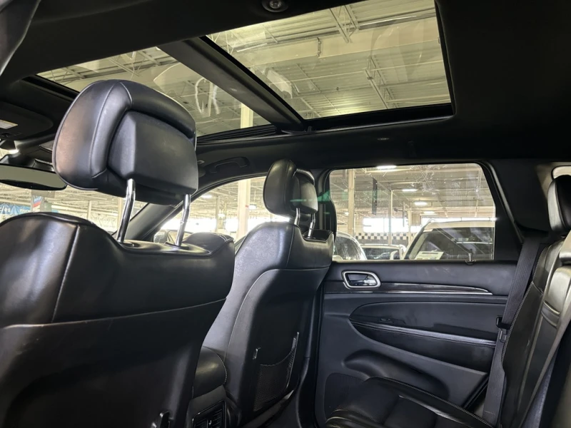 Jeep Grand cherokee Overland PANO* ОБДУХВАНЕ* CAM* ПОДГРЕВ* BLINDSPOT*, снимка 9 - Автомобили и джипове - 52647291