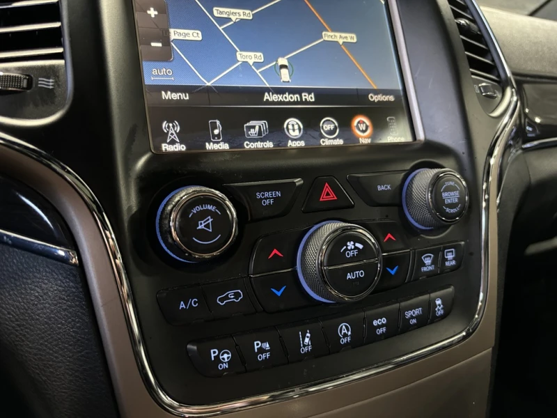 Jeep Grand cherokee Overland PANO* ОБДУХВАНЕ* CAM* ПОДГРЕВ* BLINDSPOT*, снимка 11 - Автомобили и джипове - 52647291