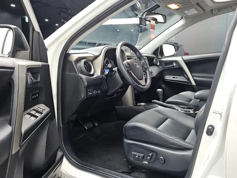 Toyota Rav4 2.5 2Wd, снимка 10 - Автомобили и джипове - 55796226