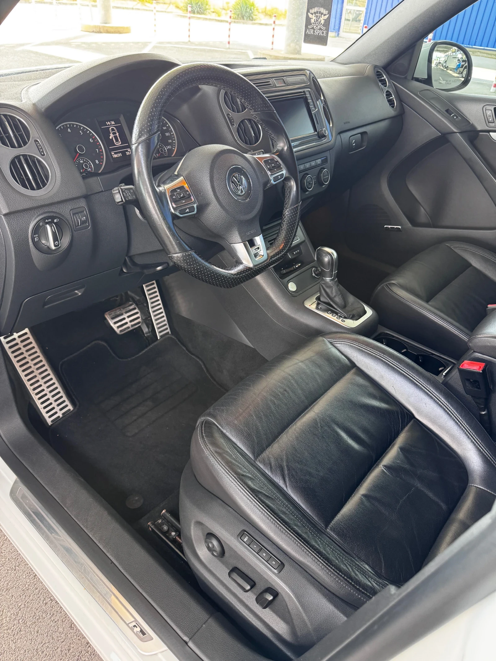 VW Tiguan R-LINE - изображение 9