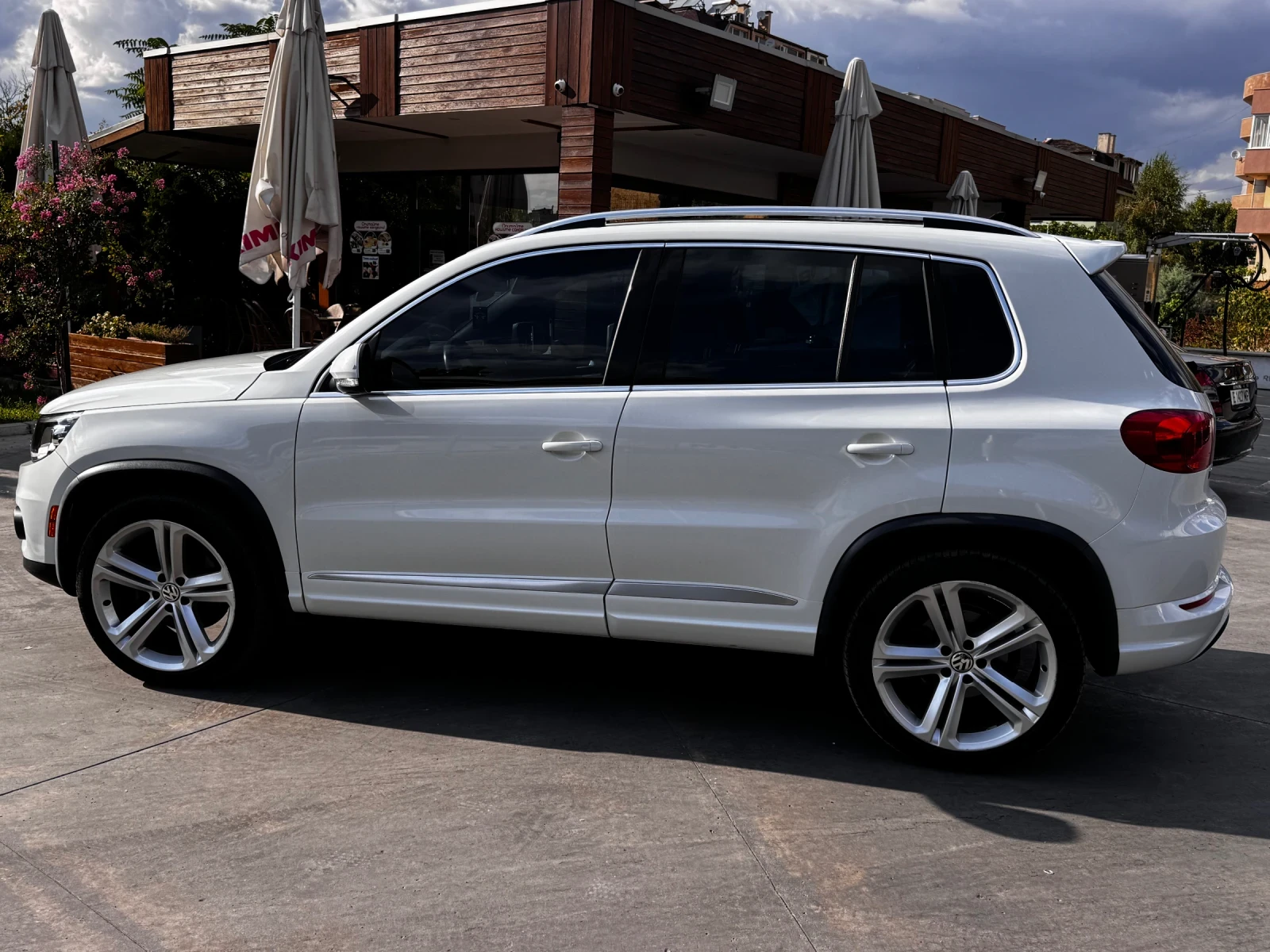 VW Tiguan R-LINE - изображение 8