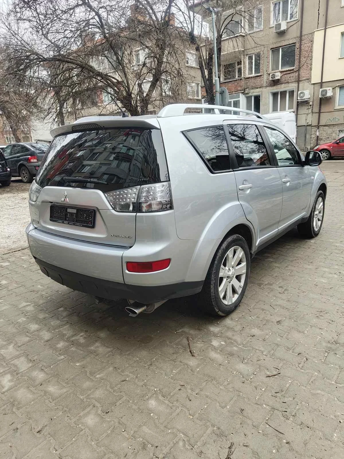 Mitsubishi Outlander 2.4 бензин/газ 4х4 кожа/автоматик/люк/нави - изображение 5