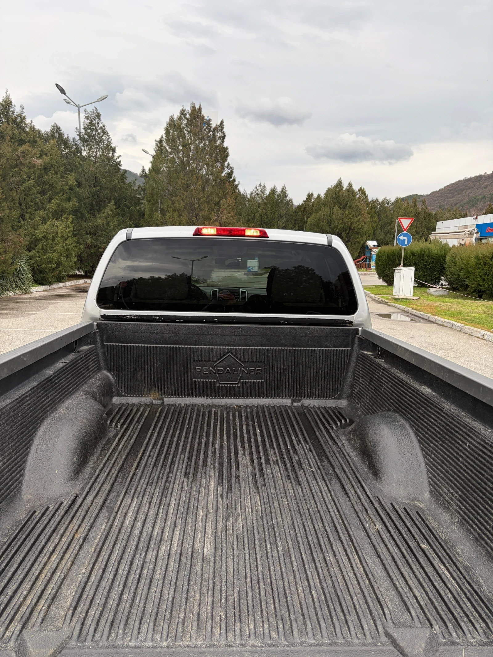 Nissan Frontier, снимка 7 - Автомобили и джипове - 55465333