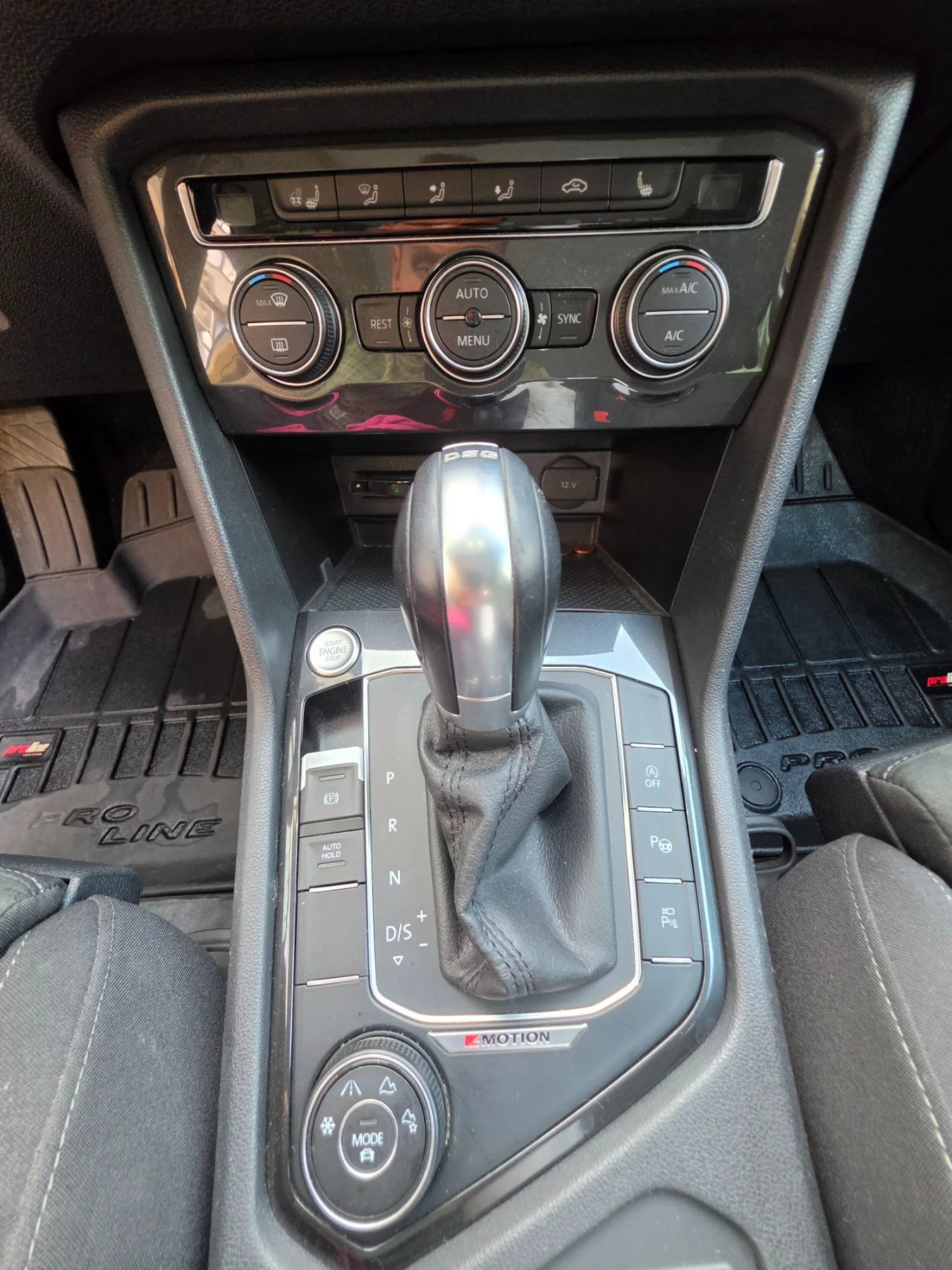 VW Tiguan, снимка 12 - Автомобили и джипове - 56183903