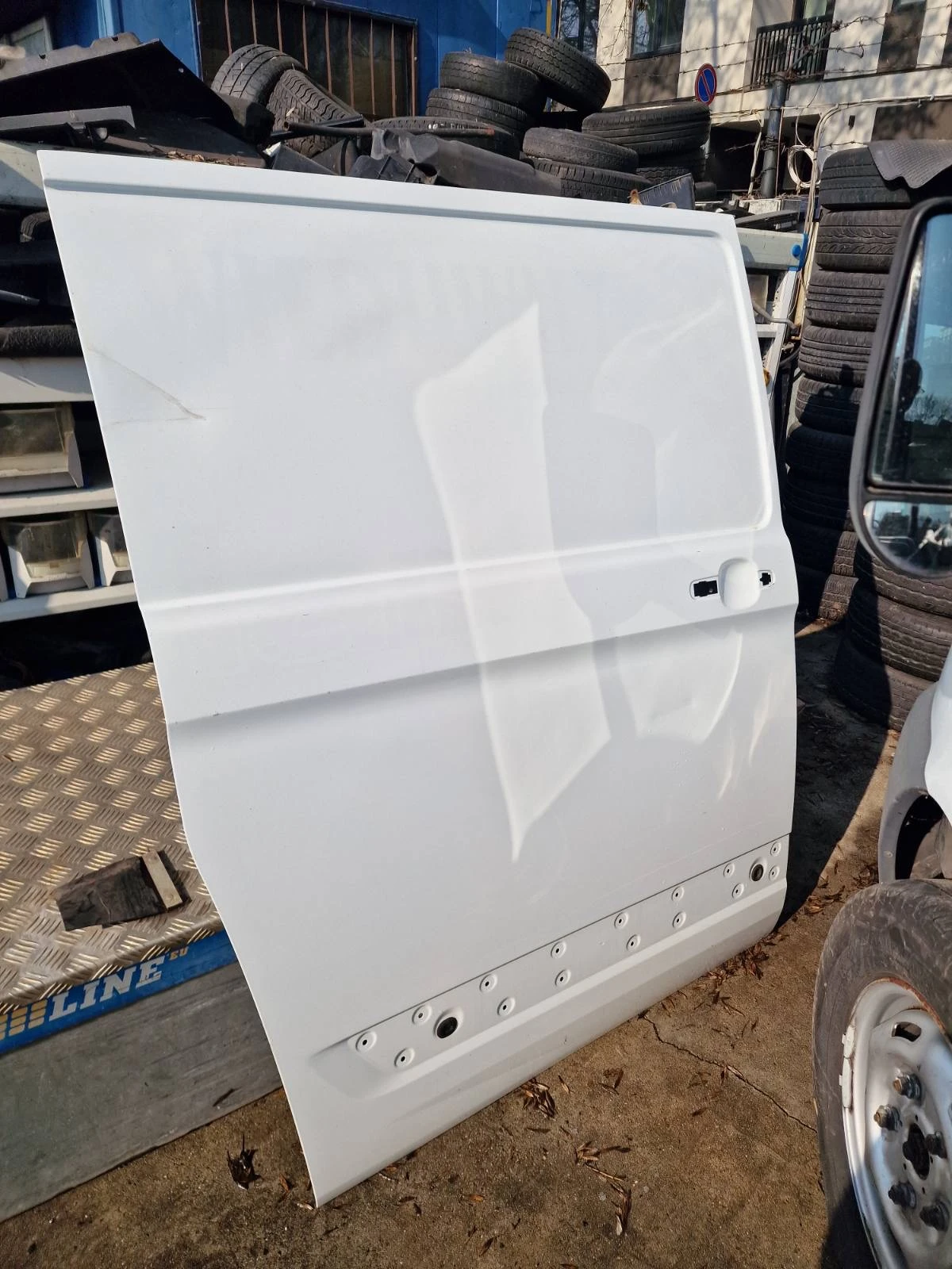 Врата за Форд Къснам, снимка 2 - Части - 53739845