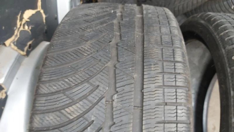 Гуми Зимни 255/35R19, снимка 4 - Гуми и джанти - 29274440