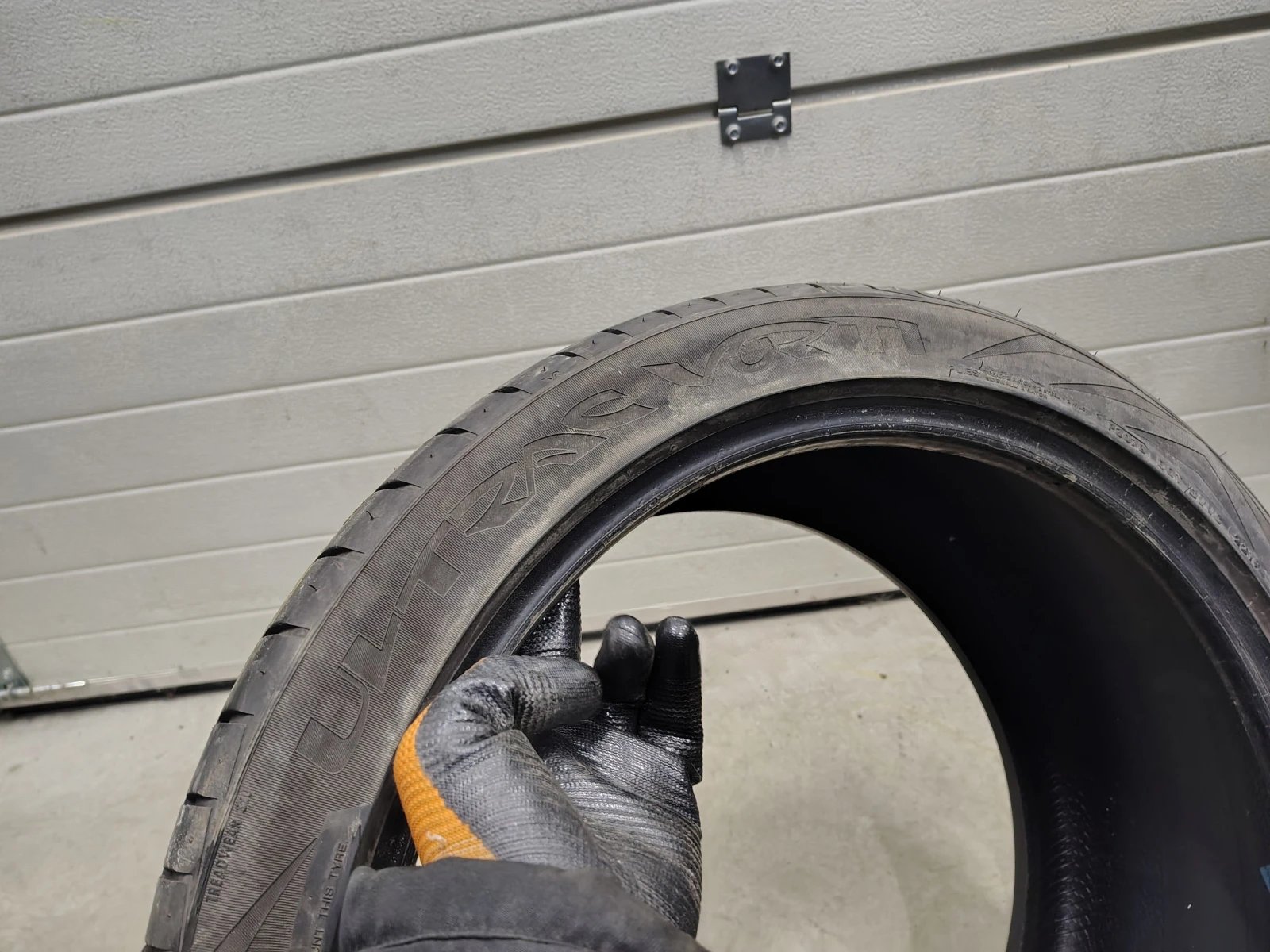 Гуми Летни 265/35R19, снимка 7 - Гуми и джанти - 55835112