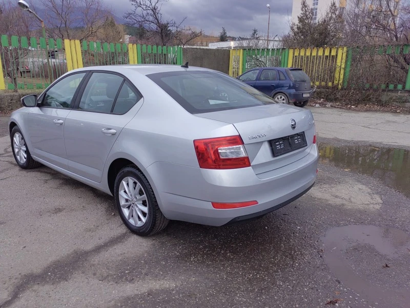 Skoda Octavia 1.6TDI-DSG, снимка 6 - Автомобили и джипове - 47449387