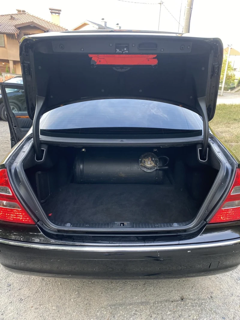 Mercedes-Benz E 280, снимка 11 - Автомобили и джипове - 47135733