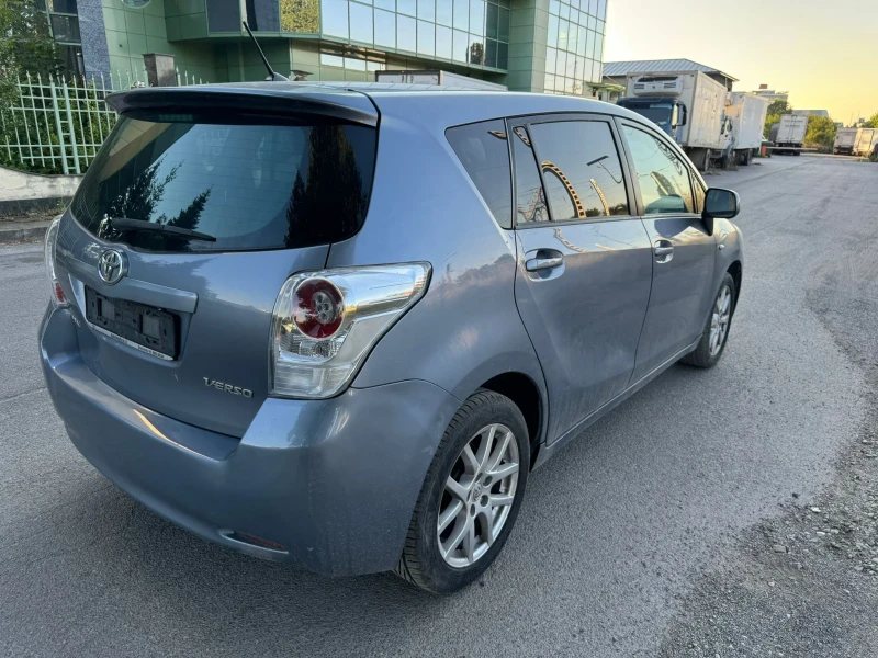 Toyota Verso 2d 126кс, снимка 4 - Автомобили и джипове - 48390662