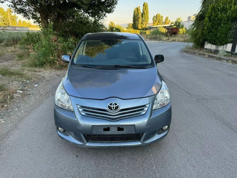 Toyota Verso 2d 126кс, снимка 2 - Автомобили и джипове - 48390662