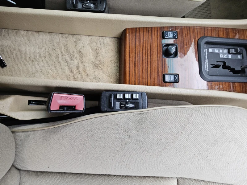 Mercedes-Benz 124 124, снимка 12 - Автомобили и джипове - 52598311