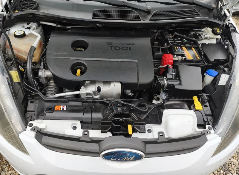 Ford Fiesta 1.4 TDCI, снимка 11 - Автомобили и джипове - 52477795