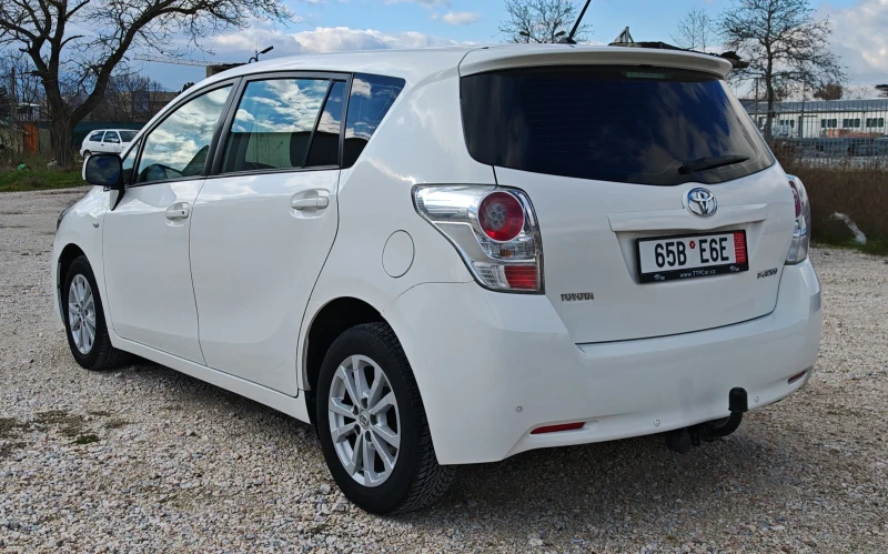 Toyota Verso 2.0 D-4D 126к.с. Панорама* Климатроник* USB/AUX, снимка 4 - Автомобили и джипове - 52920459