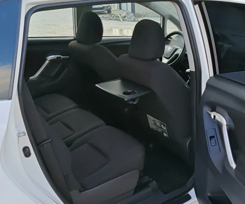 Toyota Verso 2.0 D-4D 126к.с. Панорама* Климатроник* USB/AUX, снимка 13 - Автомобили и джипове - 52920459