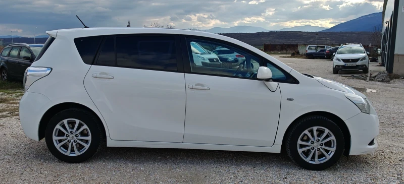 Toyota Verso 2.0 D-4D 126к.с. Панорама* Климатроник* USB/AUX, снимка 8 - Автомобили и джипове - 52920459