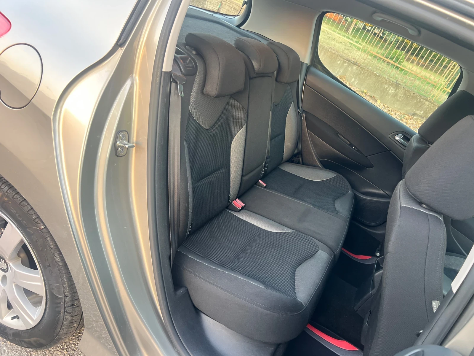 Peugeot 308 FACE LED 1.6 E-HDI - изображение 9